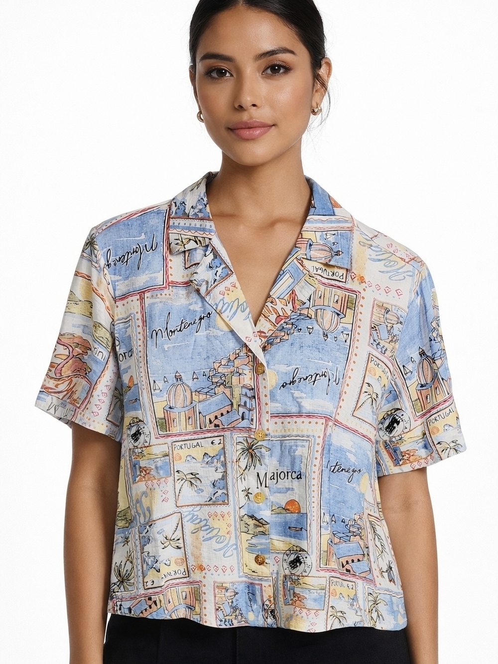 Mlle Gabrielle Light Blue Multi-Print Short Sleeve Blouse. Size M.